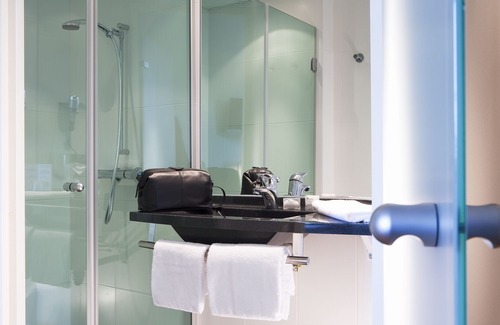 La Meziere Hotel | Discover Escale Oceania Rennes Cap Malo with Spa & Breakfast