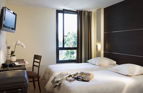 La Meziere Hotel | Discover Escale Oceania Rennes Cap Malo with Spa & Breakfast