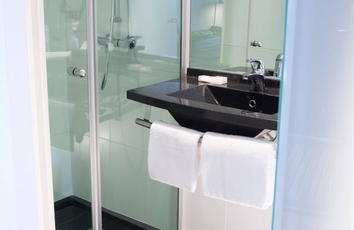 La Meziere Hotel | Discover Escale Oceania Rennes Cap Malo with Spa & Breakfast
