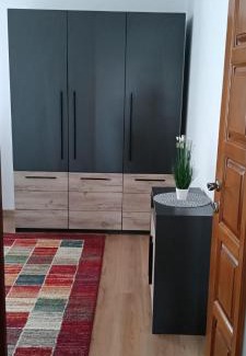 Piatra Neamt Apartment | Escapadă urbană, confort, curte privată și parcare