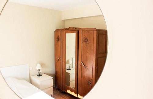 Liberation Apartment | Explore Escapade 8: Family-Friendly Retreat with Accessibility