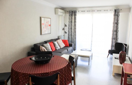 Liberation Apartment | Explore Escapade 8: Family-Friendly Retreat with Accessibility