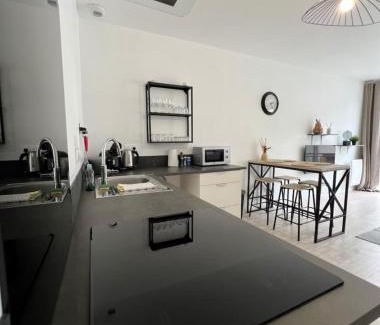 Ploermel Apartment | Ideal Breton Escape: Family-Friendly & Guest Rated 8.7