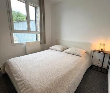 Ploermel Apartment | Ideal Breton Escape: Family-Friendly & Guest Rated 8.7