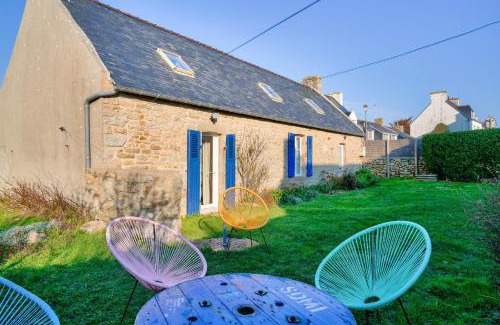 Saint-Guenole House | Escape to a Beautiful Longere in Penmarch, Family-Friendly