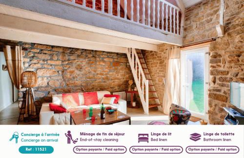 Saint-Guenole House | Escape to a Beautiful Longere in Penmarch, Family-Friendly