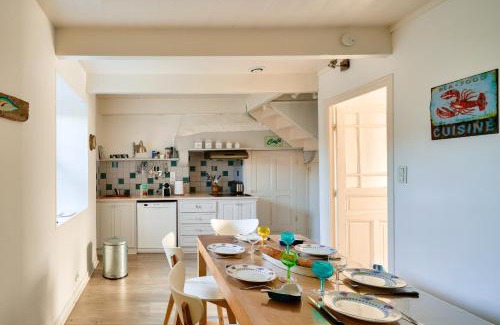 Saint-Guenole House | Escape to a Beautiful Longere in Penmarch, Family-Friendly