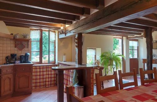 Mezieres-au-Perche House | Relaxing Retreat with Garden by the Ozanne River, Dangeau