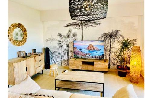 Nettle Bay Apartment | Romantic Getaway at Escapade Baie Nettlé - 4-Star Comfort