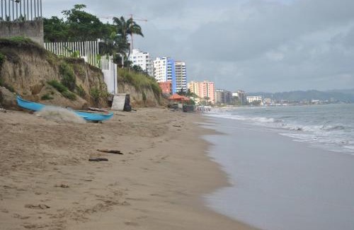 Tonsupa Apartment | Enjoy Relaxing Escapaditas a la Playa with Oceanfront Views