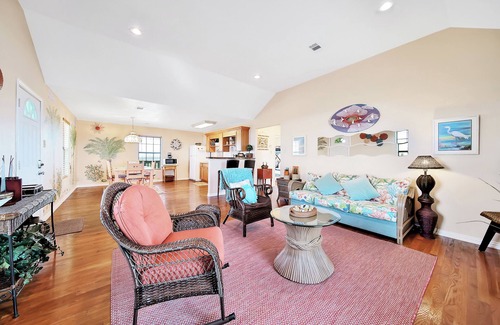 Galveston House | Escape | Bay Views | Large Deck | Group Ready