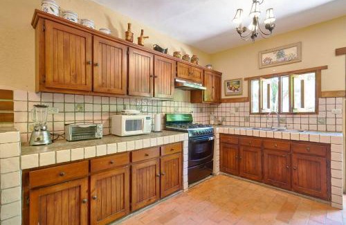 Urbanizacion Raul Ruiz Ski Chalet | Relaxing Harmony Chalet - Pet Friendly in Pinar del Sol