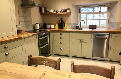 Shiel Bridge Cottage | Discover Stars & Serenity by the Scottish Sea Loch
