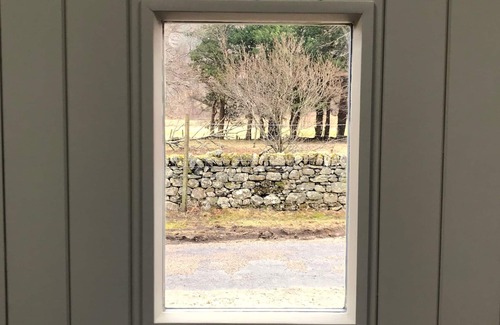 Shiel Bridge Cottage | Discover Stars & Serenity by the Scottish Sea Loch