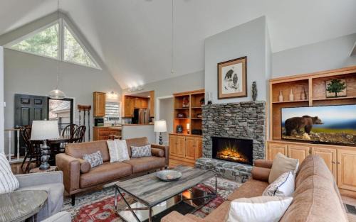 Big Canoe House | Escape Hatch - Scenic Mountain Views & Family-Friendly Stays