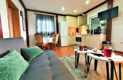 Drvenik Mali House | Relax at Escape Holiday House A with Jacuzzi & Ocean View
