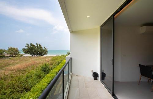 Kram Apartment | Oceanfront Escape II Condominium with Private Beach Access