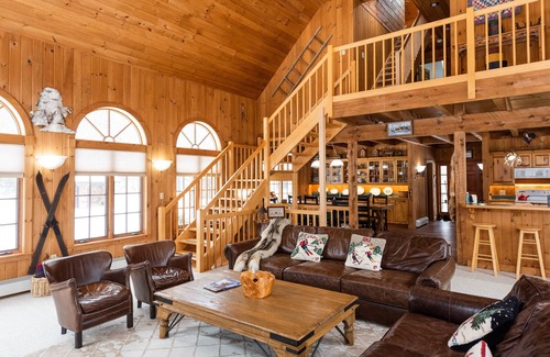 West Townshend House | Idyllic Vermont Retreat: Sauna, Hot Tub & Mountain Views