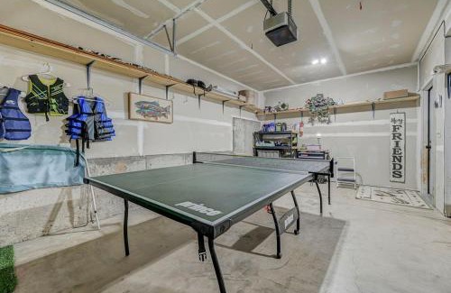 Spring Valley House | Beat the Heat at Trout N'About - Family-Friendly Lakeside Retreat