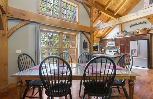Blue Eye Cabin | Relax in a Spacious Post & Beam Home with Hot Tub Access