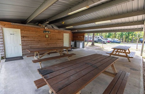 Dry Creek Cabin | Discover Bundick Lake: Your Ideal Cabin Retreat Awaits