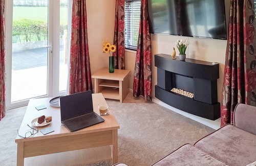 Cockermouth Cottage | Experience Forest Lodge, Your Pet-Friendly Lake Retreat