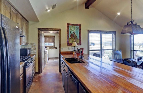 Giddings House | Experience Country Living in a Private Pet-Friendly Home