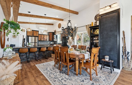 Clarkdale House | Experience Hillside Winehouse: Your Serene Retreat Awaits