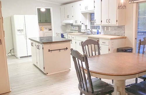 Rogersville House | Relax at Our Serene River House on Bluewater Creek