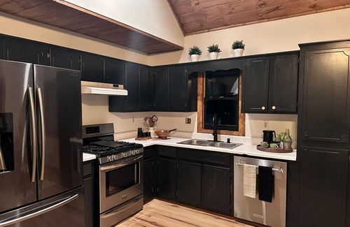 Walnut Mountain Cabin | Experience Bliss at Cabana Dreams - Your Ideal Getaway!