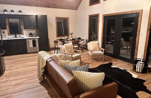Walnut Mountain Cabin | Experience Bliss at Cabana Dreams - Your Ideal Getaway!