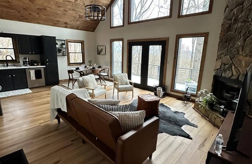 Walnut Mountain Cabin | Experience Bliss at Cabana Dreams - Your Ideal Getaway!