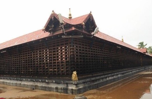 Kuravilangad House | Tranquil Kerala Holiday Home: Oceanfront Retreat Awaits