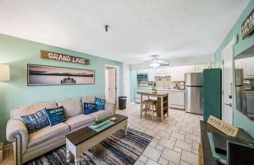 Afton Condo | Relax at Monkey Island Condo with Pool and Family Amenities