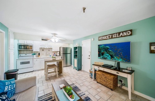 Afton Condo | Relax at Monkey Island Condo with Pool and Family Amenities
