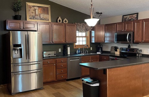 Tomahawk Cabin | Discover Your Dream Lakefront Getaway with Top-Rated Amenities
