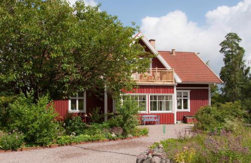 Simlangsdalen Bed & Breakfast | Relax at PaulssonPaleo with Ocean Views and Private Beach