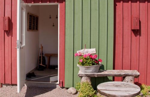 Simlangsdalen Bed & Breakfast | Relax at PaulssonPaleo with Ocean Views and Private Beach