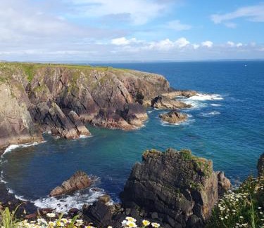 Llawhaden Villa | Escape to Pembrokeshire - Family-Friendly Cottage Retreat