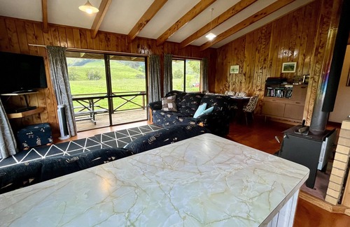 Colville House | Discover a Cozy Farm Stay with Free WiFi and Ocean Views