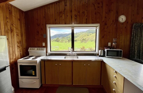 Colville House | Discover a Cozy Farm Stay with Free WiFi and Ocean Views