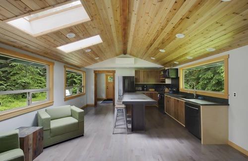 Glacier Cabin | Discover a Custom Mt. Baker Home with Scenic Views