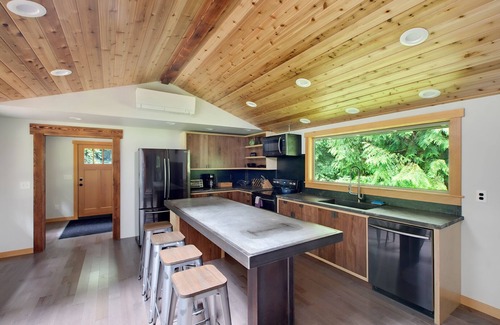 Glacier Cabin | Discover a Custom Mt. Baker Home with Scenic Views