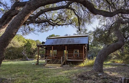 Driftwood House | Escape to the Hill Country at Broken Oaks Ranch
