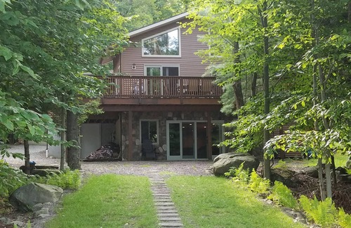 Gouldsboro House | Experience the Poconos: 5 Bedroom Lakefront Retreat