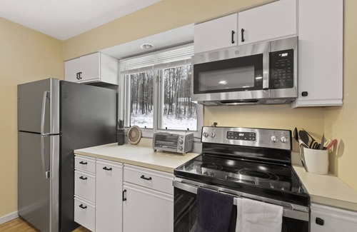 Stratton Mountain Condo | Discover a Mountain Retreat with Trails, Pools & Golf