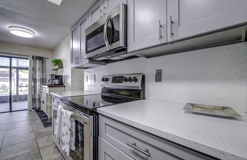 Ocala House | Tranquil Oasis with Ocean Views and Spa Retreat Experience