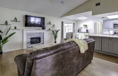 Ocala House | Tranquil Oasis with Ocean Views and Spa Retreat Experience