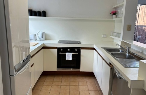 South Yunderup House | Escape to Tranquility at Fountain View Villa - South Yunderup