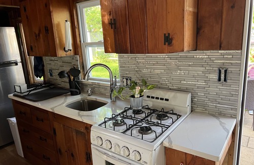 Dennis Port Cottage | Idyllic Cape Cod Cottage Retreat with Ocean View & Spa